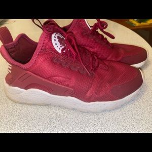 SOLD Nike Hurrache Women’s Sneakers